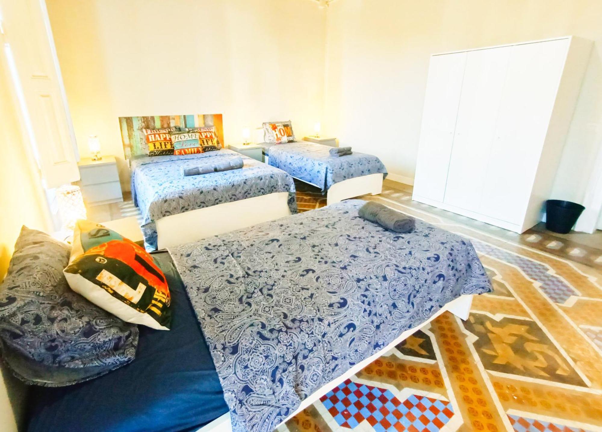 Private By Plaza Catalunya Hostel